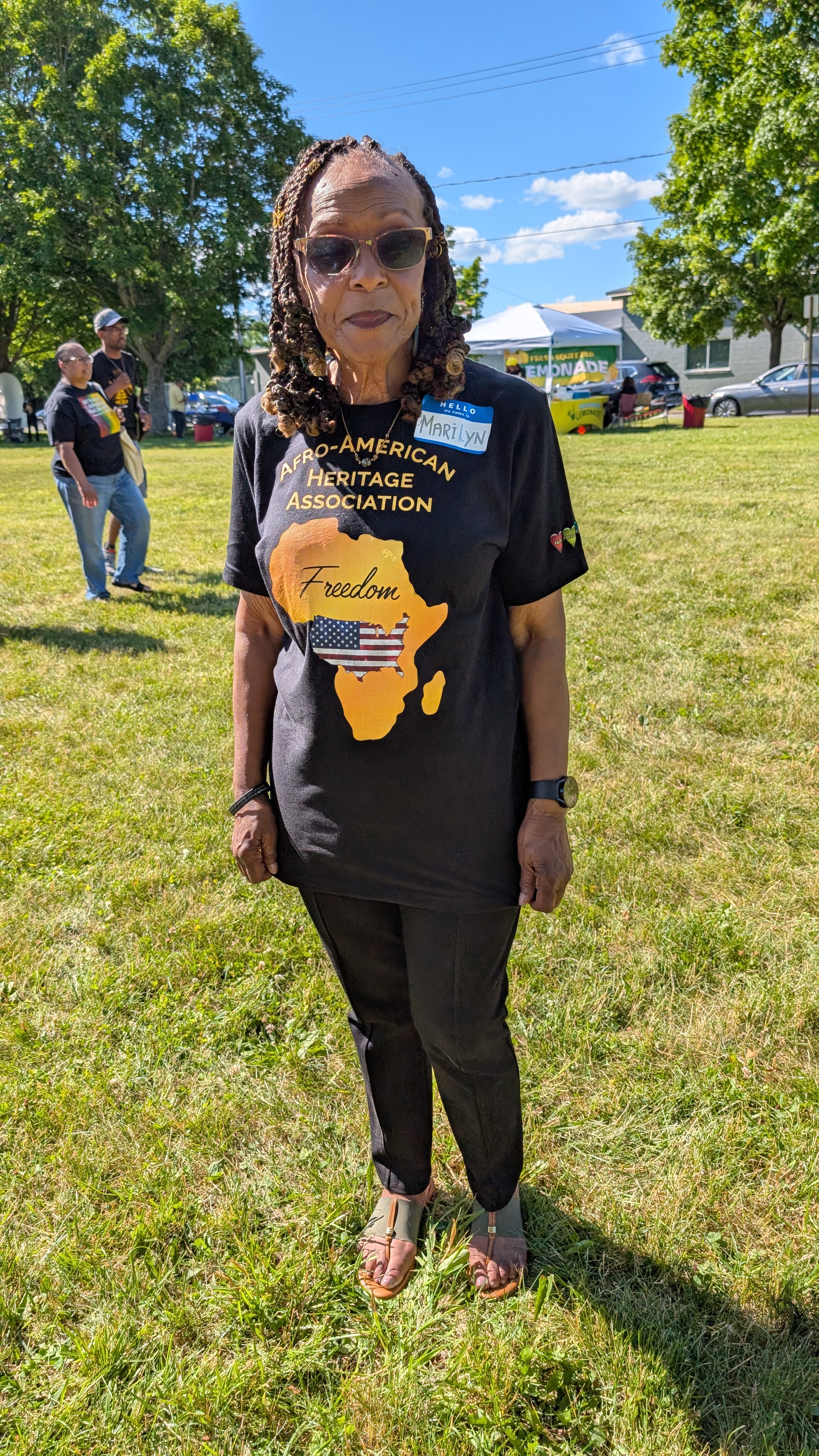 Marilyn-Hawkins-AAHA-President-surveys-Junetheen-event-@-Bellamy-Harbor-Park