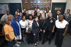 governor-hochul-visits-brooklyn-nypd-precinct_55472551241_o