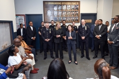 governor-hochul-visits-brooklyn-nypd-precinct_55472948930_o